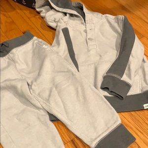 Toddler boys Gap sweatsuit outfit